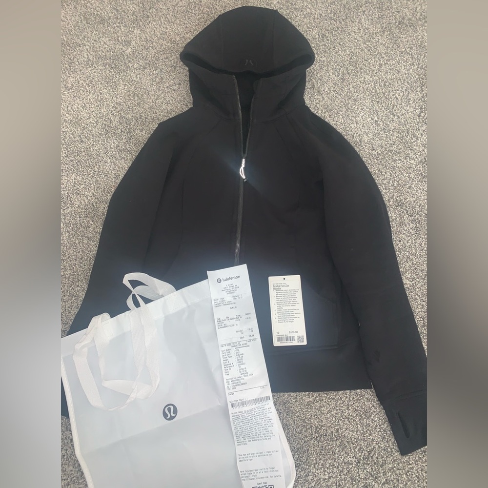 NWT lululemon black scuba hoodie. Size 10.
